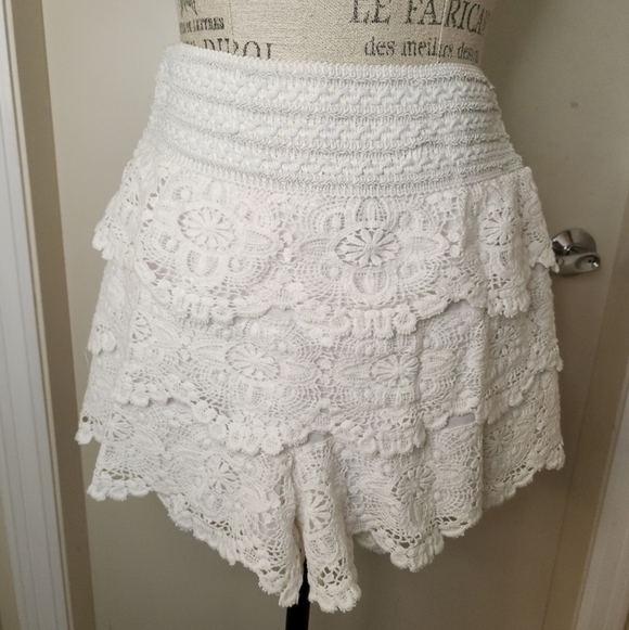 Vintage white cotton lace shorts - Picture 3 of 6